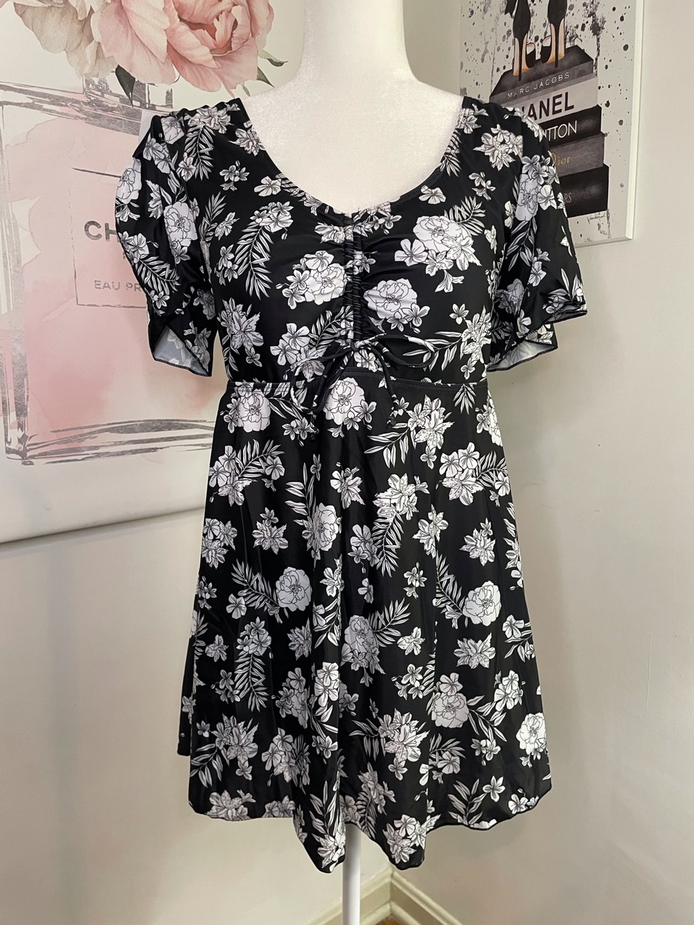 Ecupper One-Piece Swim Dress Black & White Floral Pattern Size 3XL
